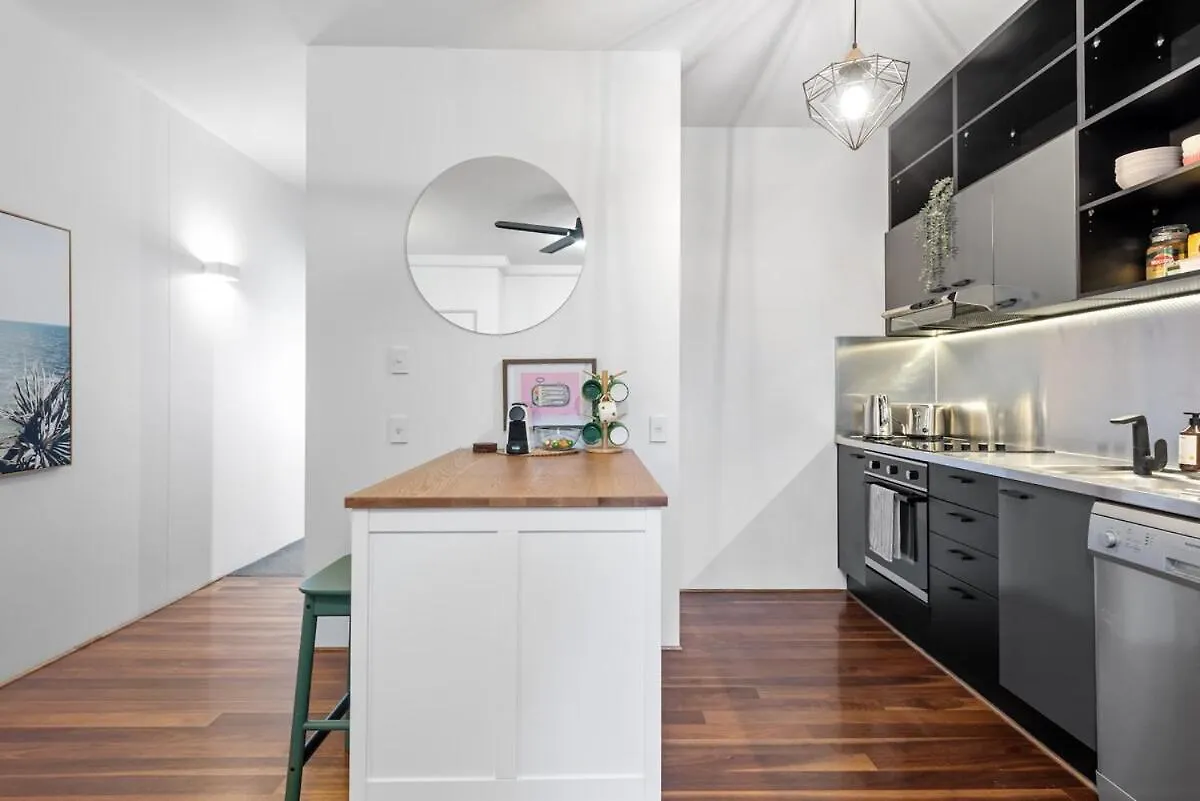 Trendy Teneriffe - 1Bed -1Bath - 1Car - Balconies Brisbane
